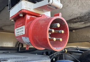 HINO 700 (18т) 4×2 РЕФРИЖЕРАТОР ХОУ THERMO KING T-1080